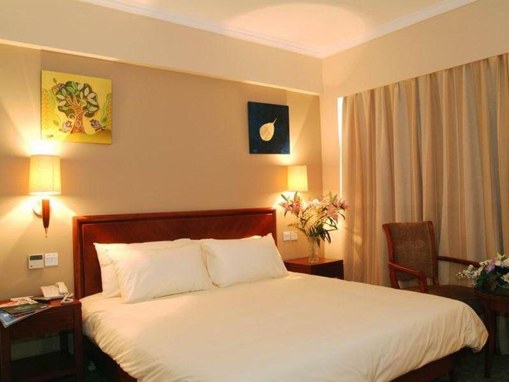 Greentree Hongqiao Airport 3*