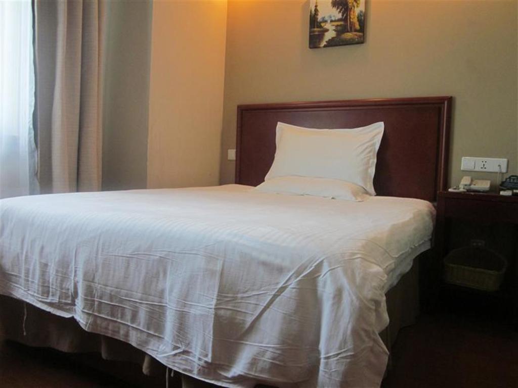 Hotel Greentree Hongqiao Airport