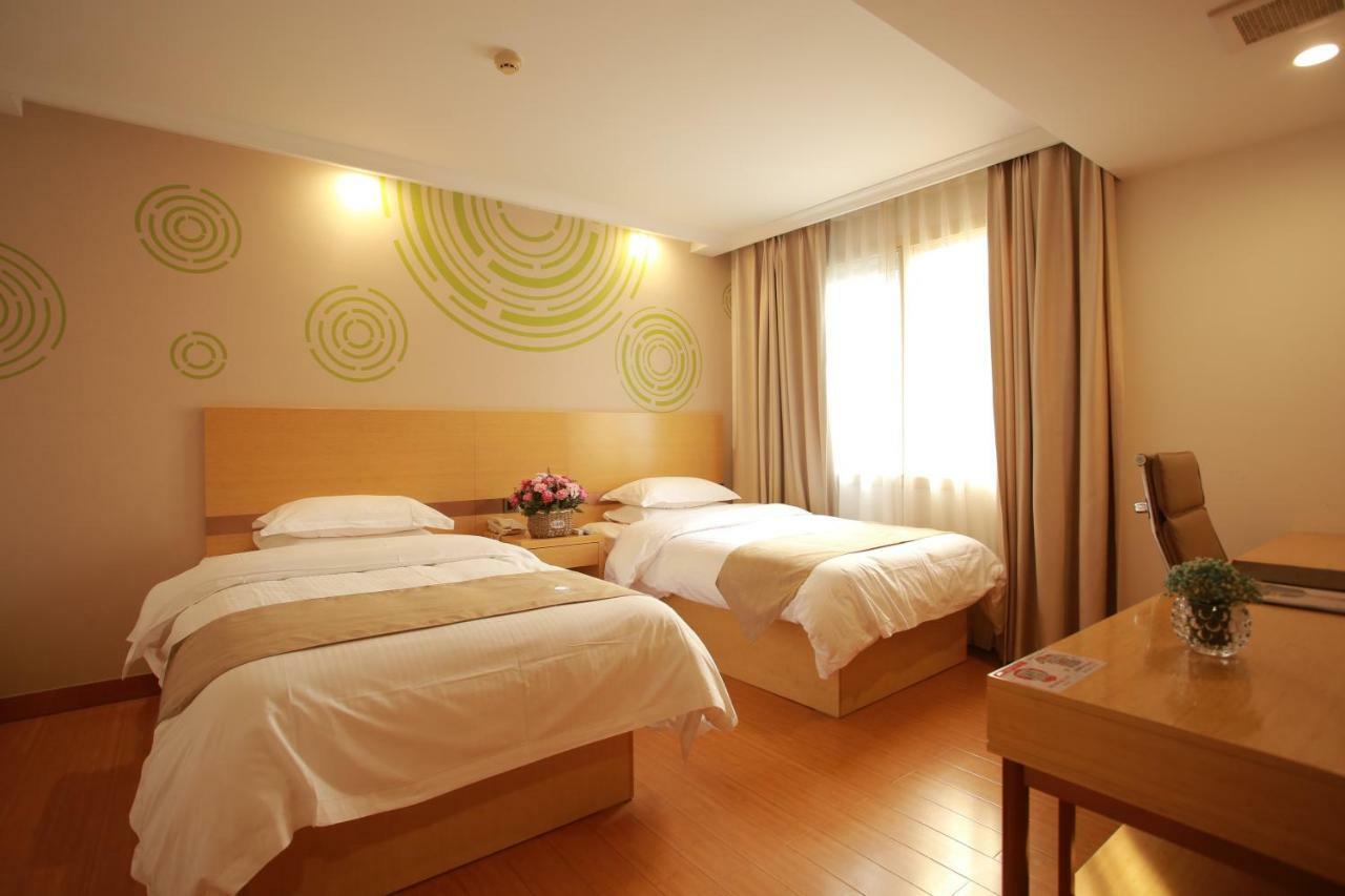 Greentree Hongqiao Airport Hotel