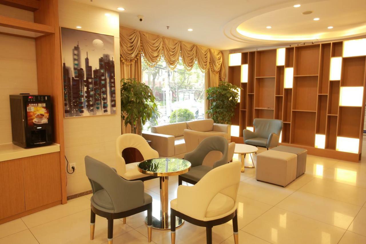 Greentree Hongqiao Airport Hotel